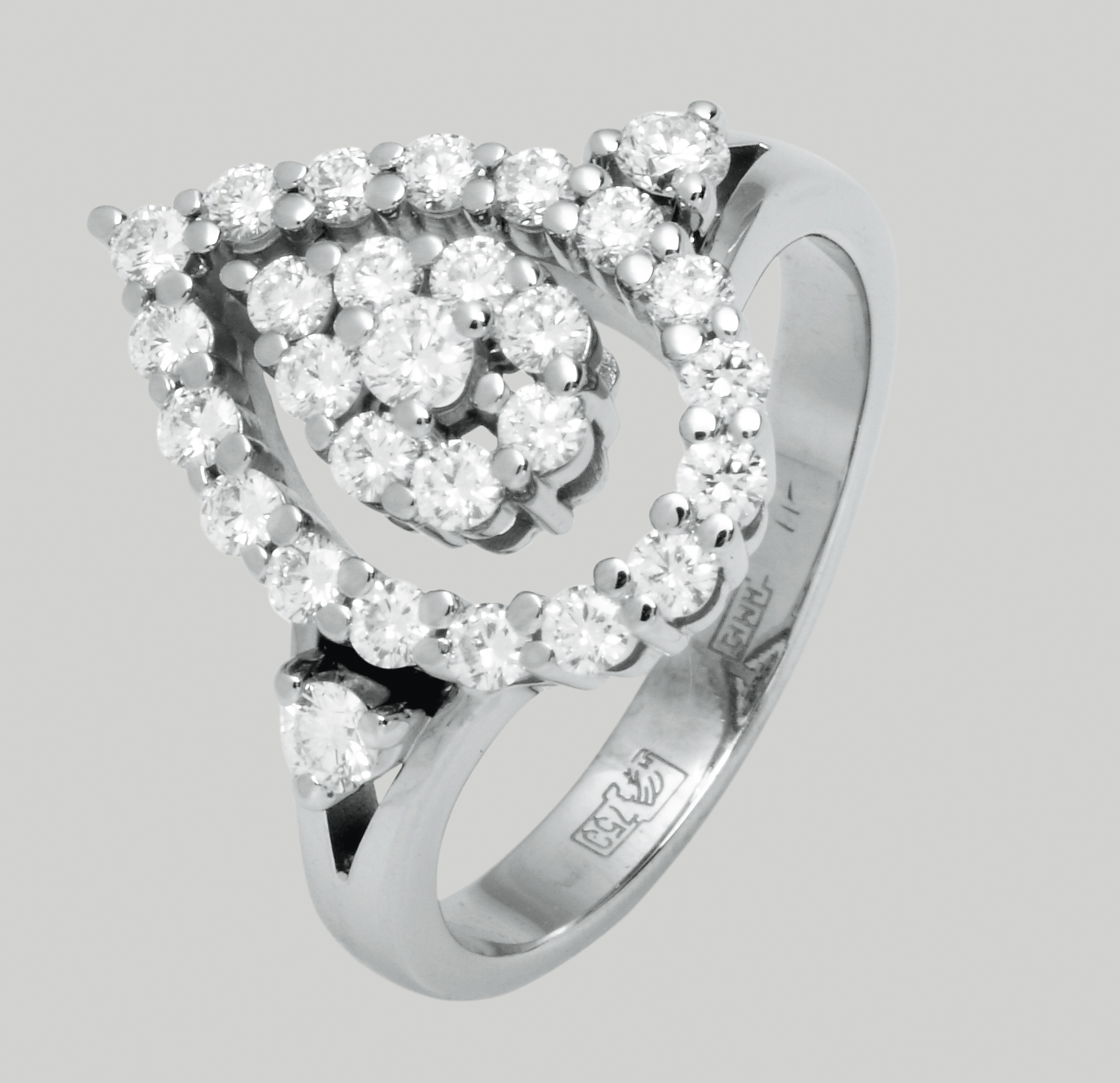 Кольцо из золота с бриллиантом